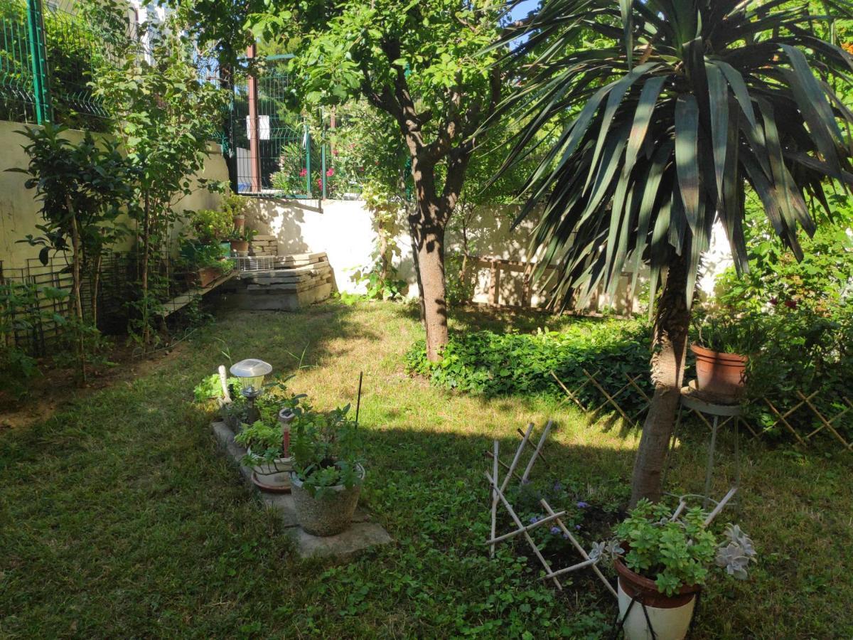Spacious Apartment With Big Garden Near Beach Сплит Экстерьер фото